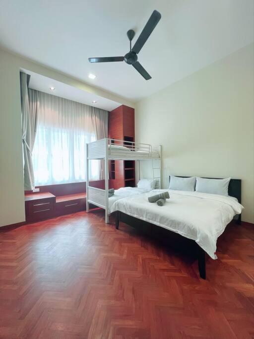 Strait Quay Marina Cozy With Bathtub By Uptrend Management Apartment