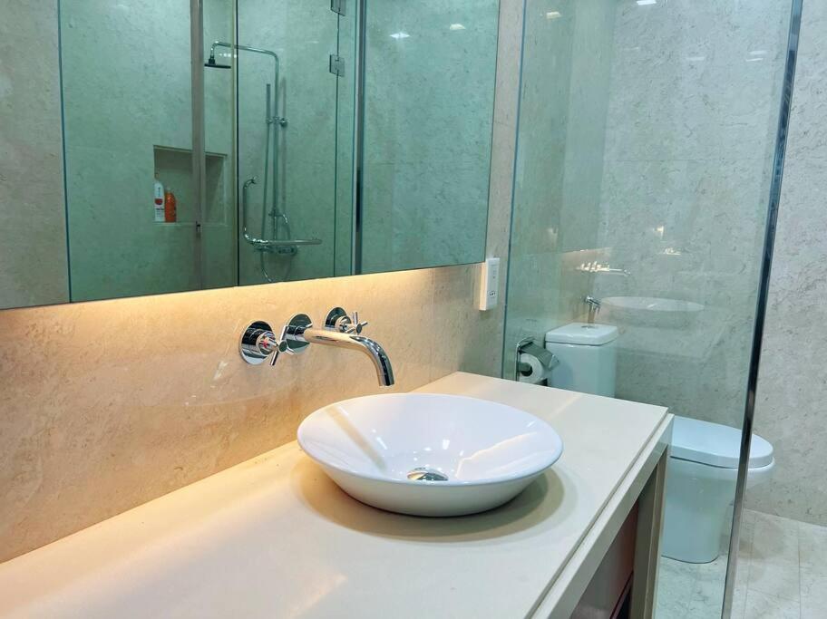 Strait Quay Marina Cozy With Bathtub By Uptrend Management Apartment *