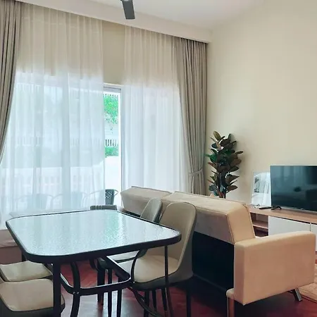 Strait Quay Marina Cozy Suite With Bathtub By Uptrend Home Management Tanjung Tokong Exterior photo