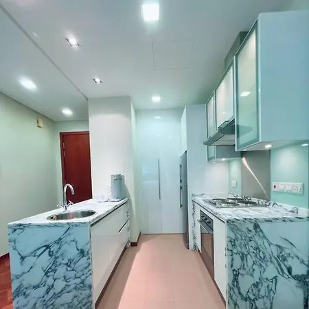 Strait Quay Marina Cozy Suite With Bathtub By Uptrend Home Management Tanjung Tokong Exterior photo